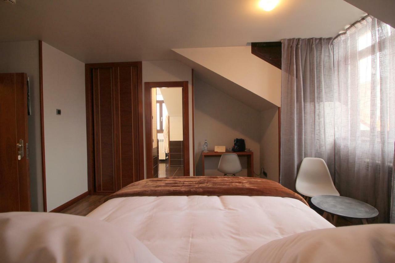 Hospedium Hotel La Casona Del Conde Norena Bagian luar foto
